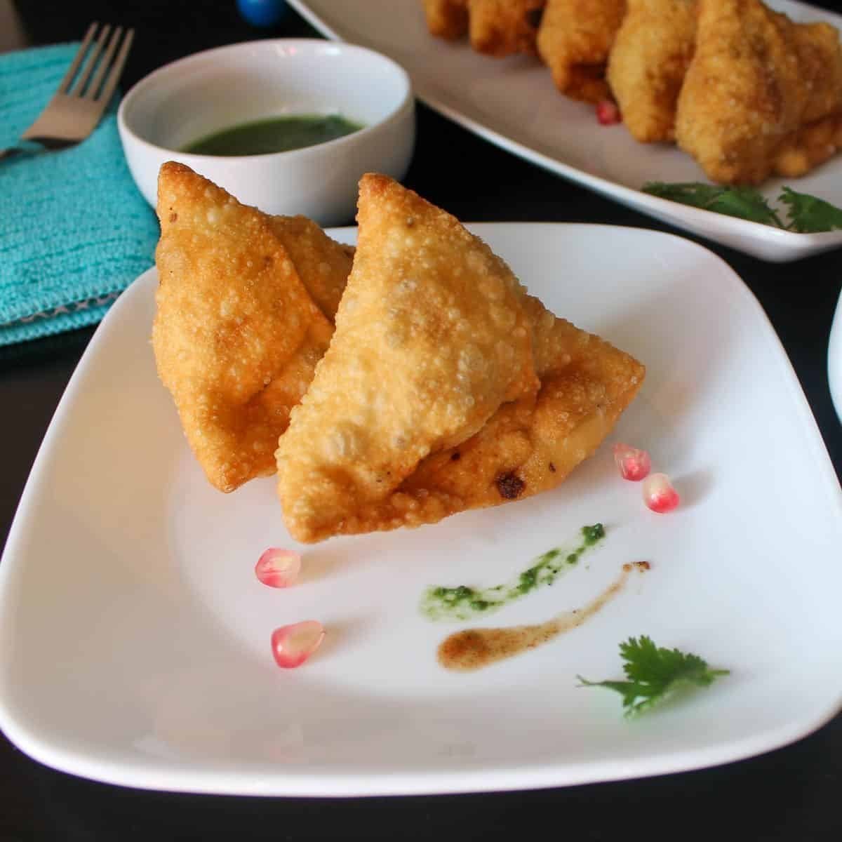 Samosas with green chutney, Aminabad street food Lucknow