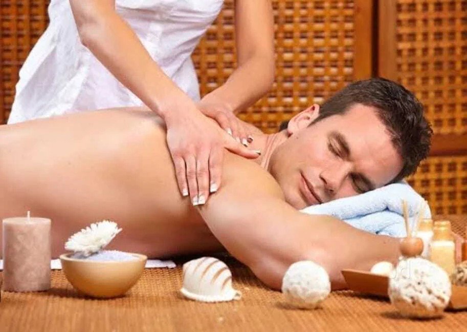 Spa massage therapy session at Golden Unisex Salon and Spa Lucknow