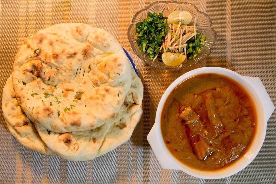 Nihari with naan and salad at New Mubeen Sameera Hotel, Chowk