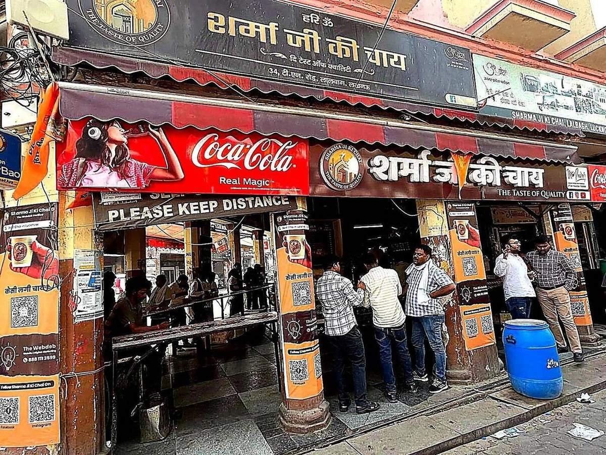 Customers at the counter of Sharma Ji Ki Chai, Lalbagh Lucknow